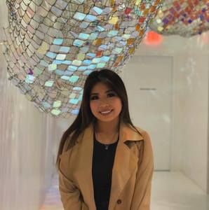 Meet your Posher, Danielle